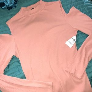 Large mauve cold shoulder shirt new w tags